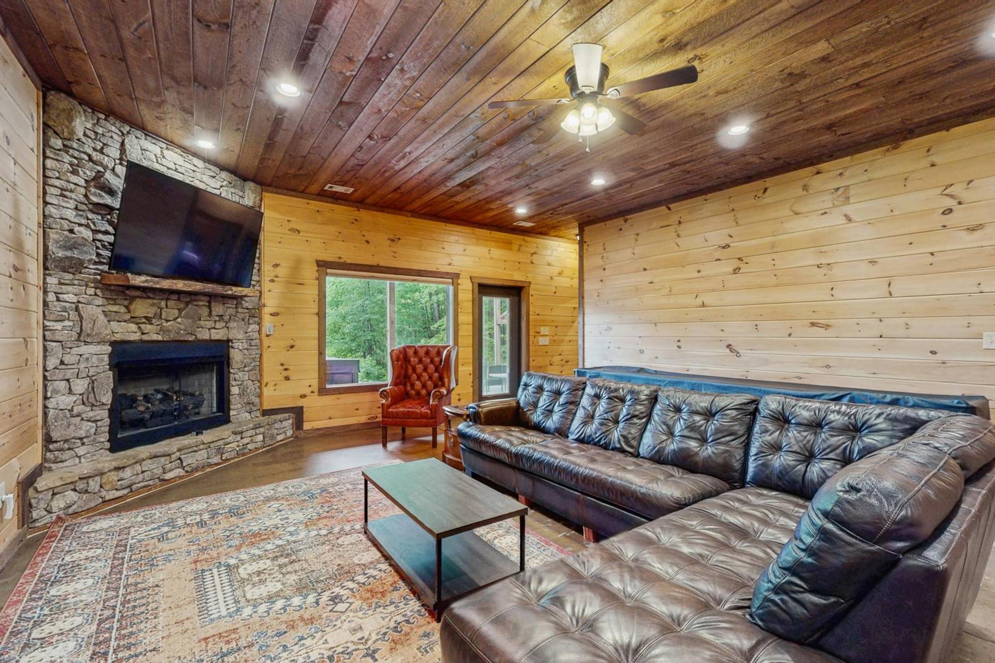 Whispering Woods Villa Blue Ridge Exterior photo
